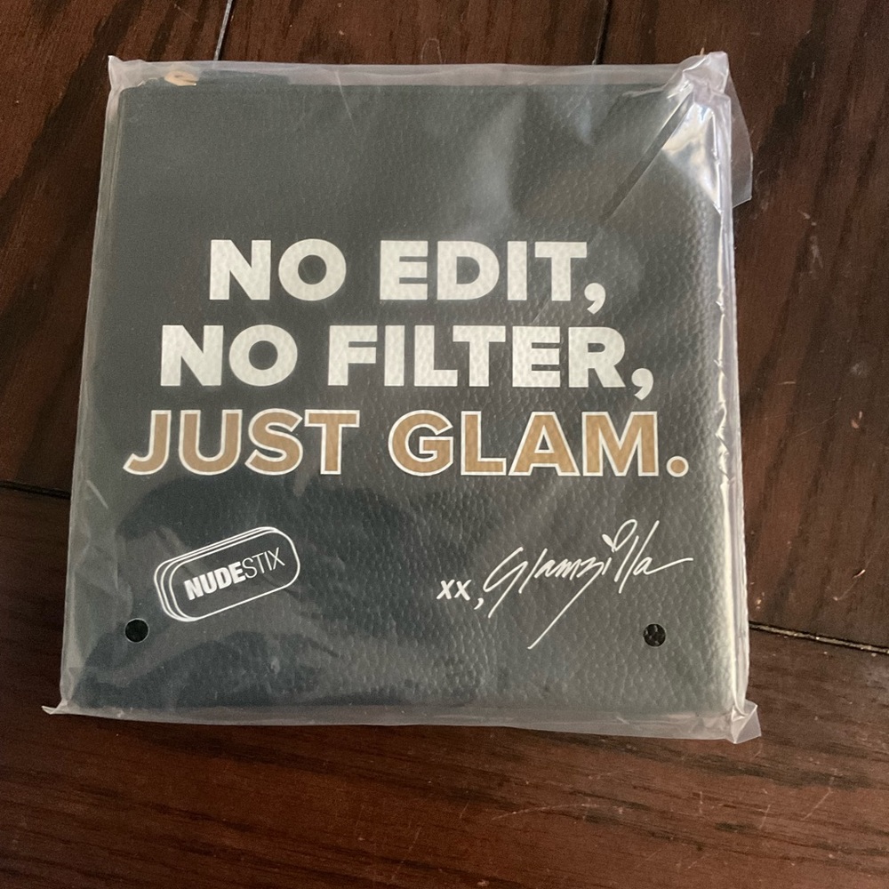 Nudestix - Small Cosmetics Bag (NIP)